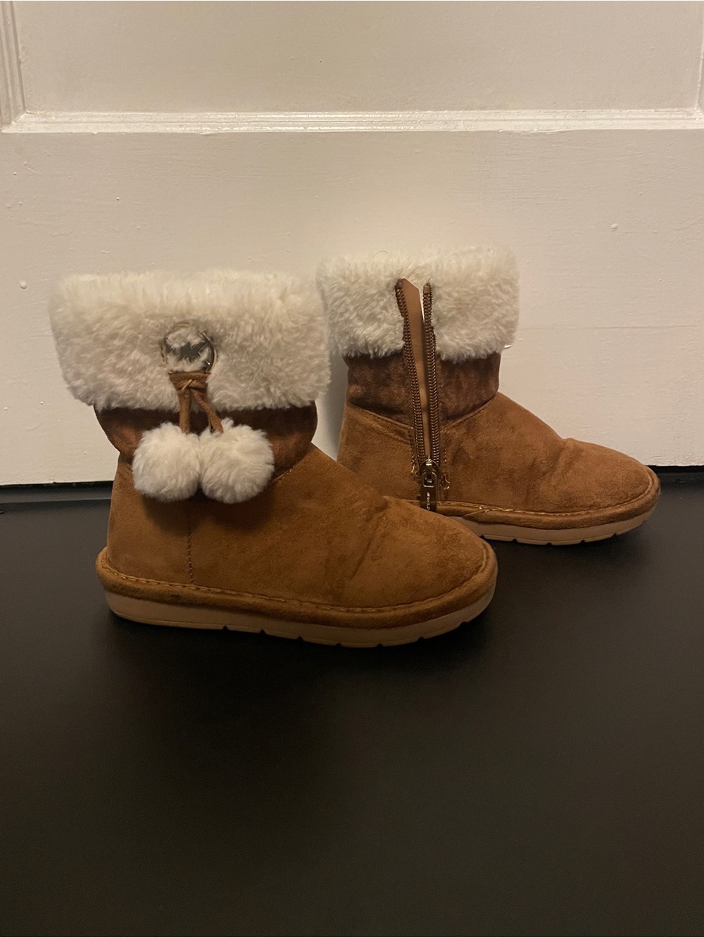 Michael Kors Tan Winter Boots with Cream Fur Cuff
